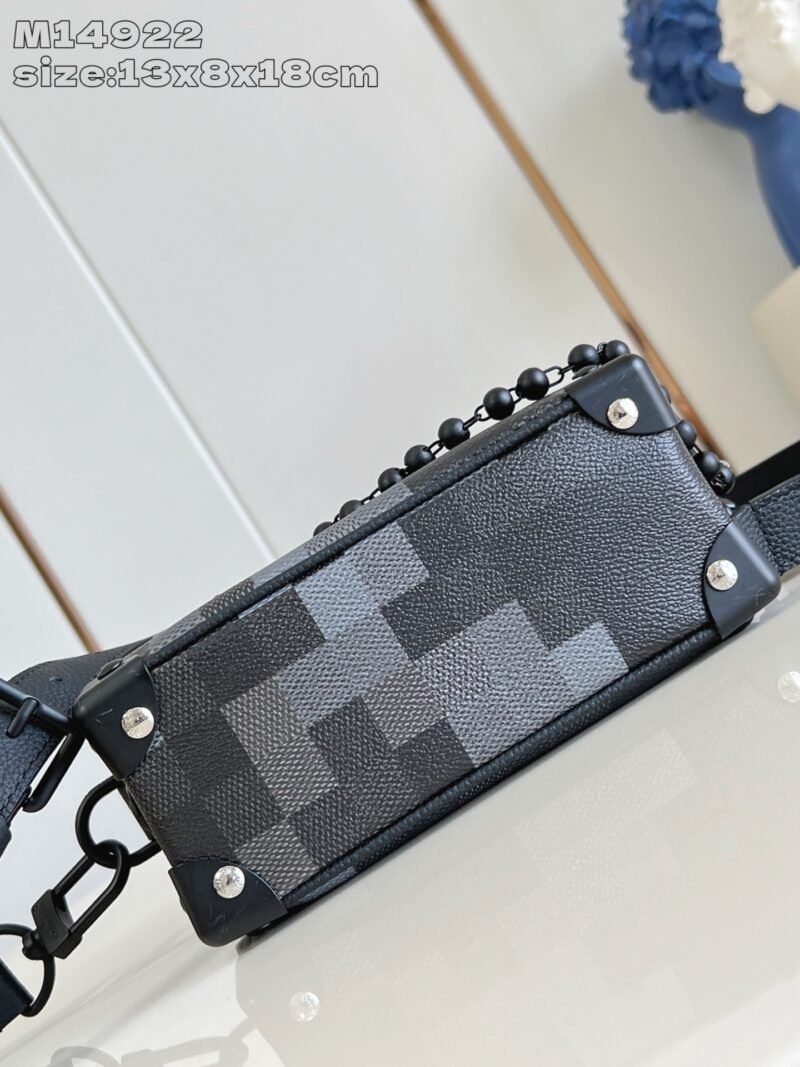 Bolso Mini Soft Trunk Louis Vuitton - Imagen 4