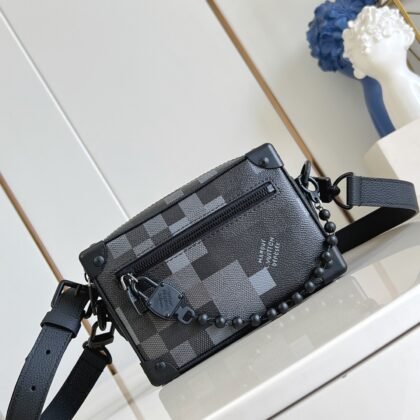 Bolso Mini Soft Trunk Louis Vuitton