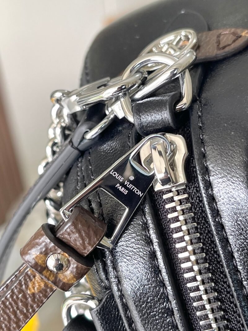 Bolso Pochette Vibe Louis Vuitton - Imagen 9