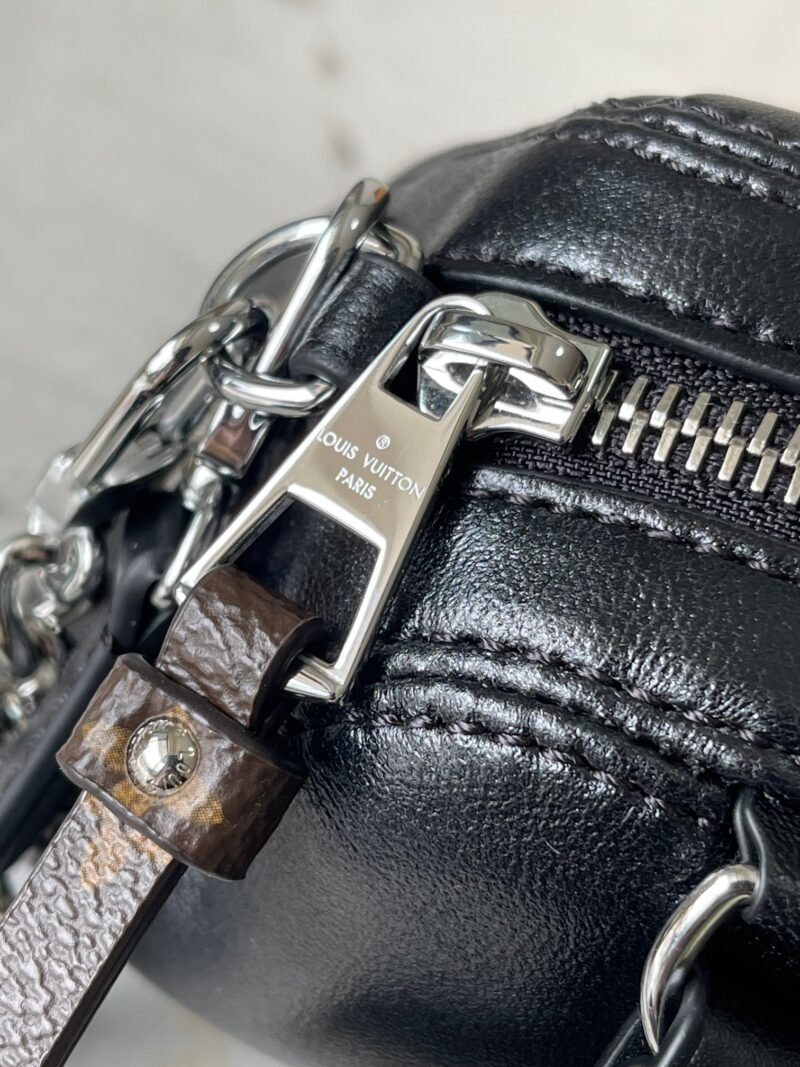 Bolso Pochette Vibe Louis Vuitton - Imagen 8