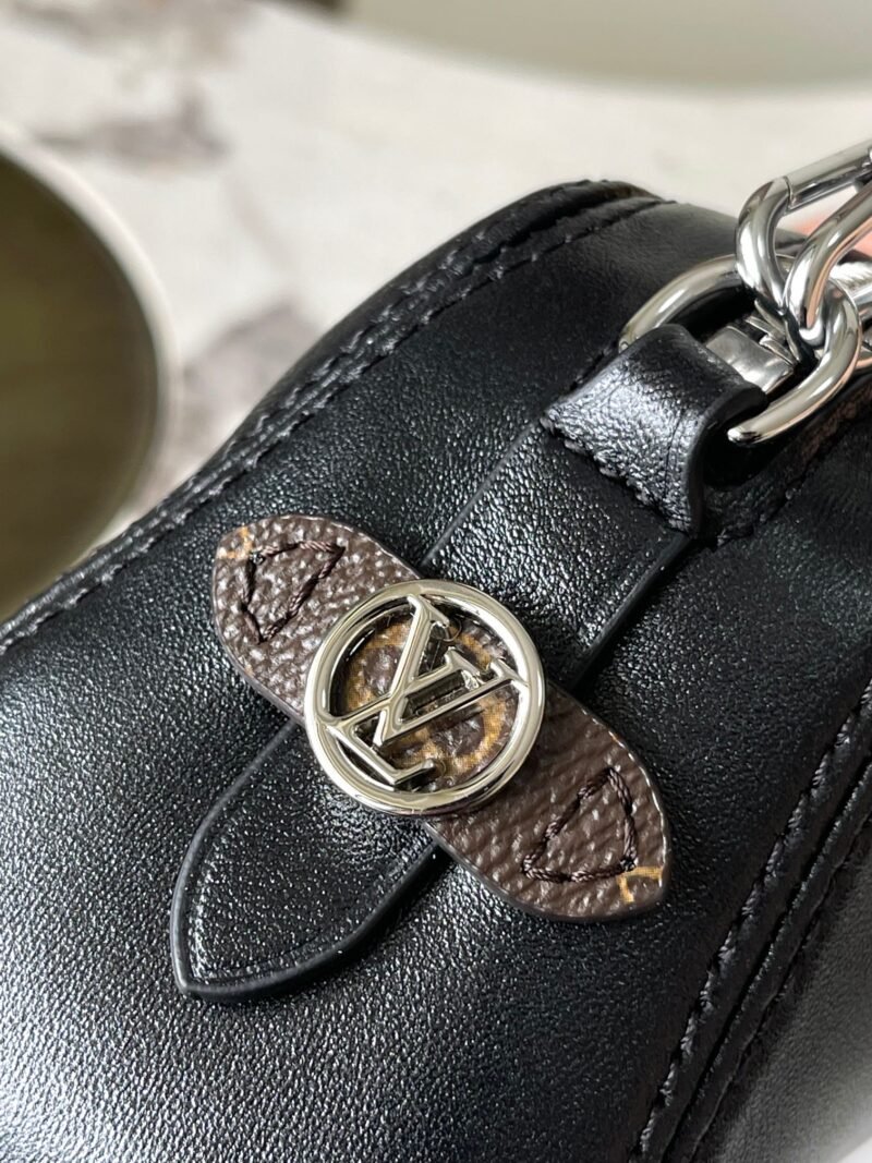 Bolso Pochette Vibe Louis Vuitton - Imagen 10