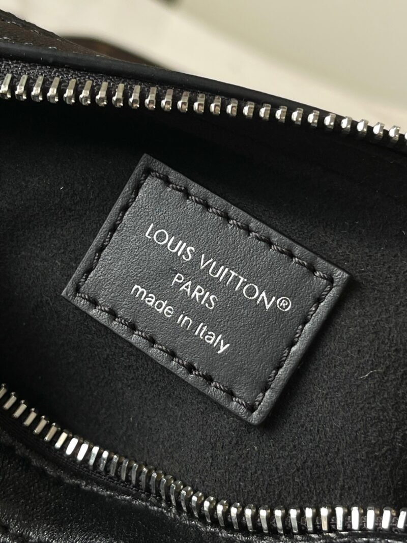 Bolso Pochette Vibe Louis Vuitton - Imagen 13