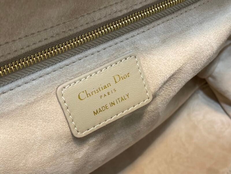 Bolso Grande Lady Dior - Imagen 9
