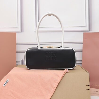 Bolso Beau de piel Miu Miu