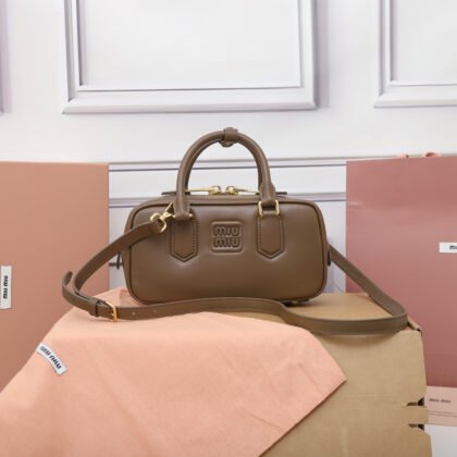 Bolso Arcadie de piel Miu Miu