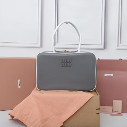 Bolso Beau de piel Miu Miu