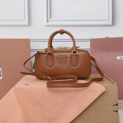 Bolso Arcadie de piel Miu Miu