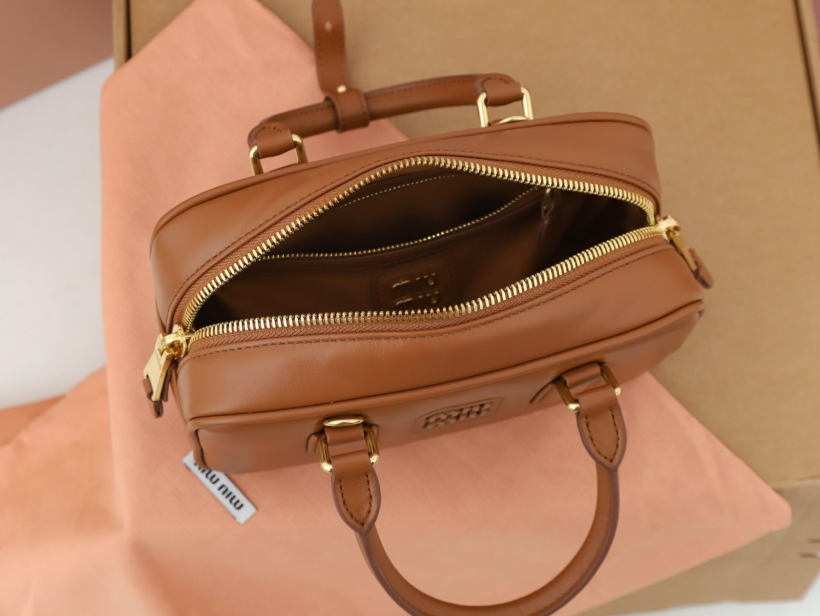 Bolso Arcadie de piel Miu Miu - Imagen 9