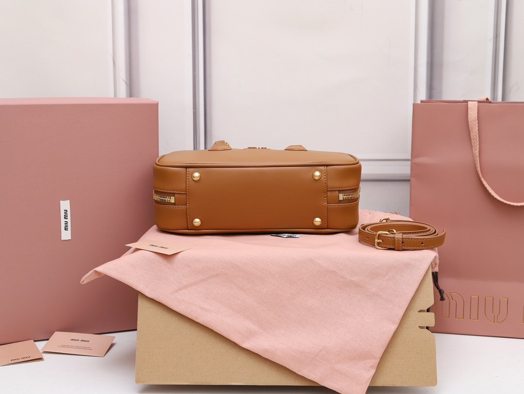 Bolso Arcadie de piel Miu Miu - Imagen 5