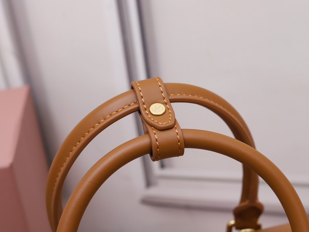 Bolso Arcadie de piel Miu Miu - Imagen 6