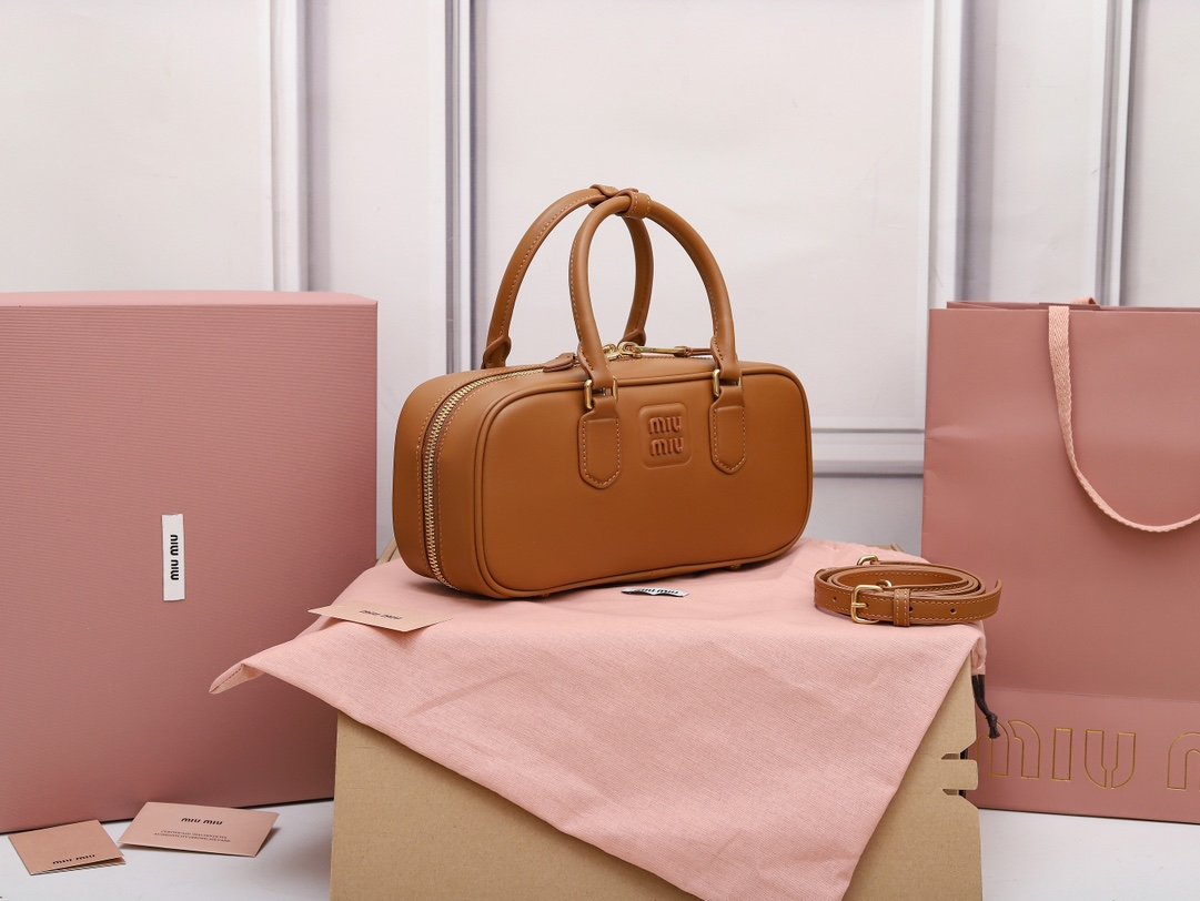 Bolso Arcadie de piel Miu Miu - Imagen 2