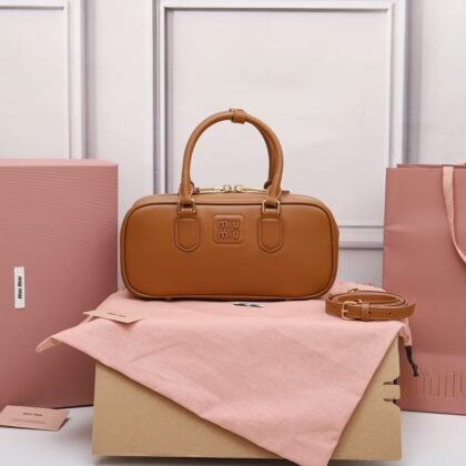 Bolso Arcadie de piel Miu Miu