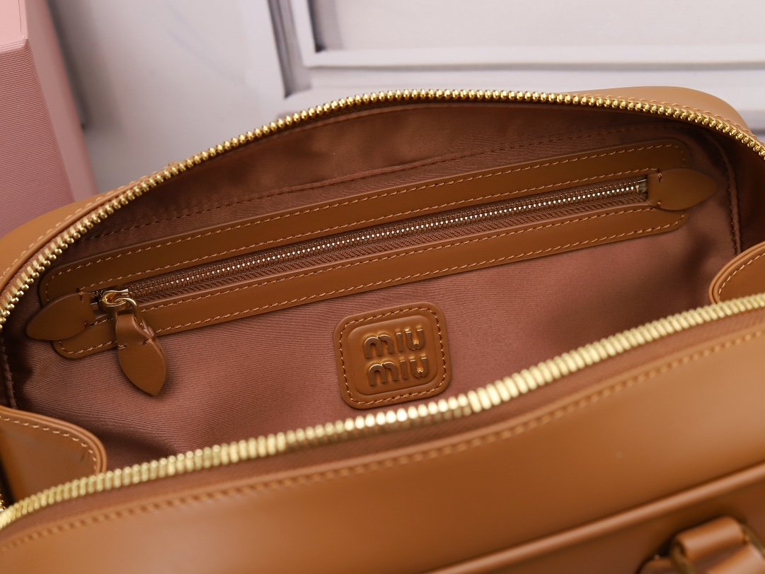 Bolso Arcadie de piel Miu Miu - Imagen 8