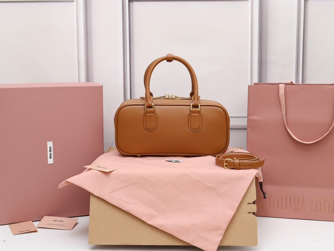 Bolso Arcadie de piel Miu Miu - Imagen 4