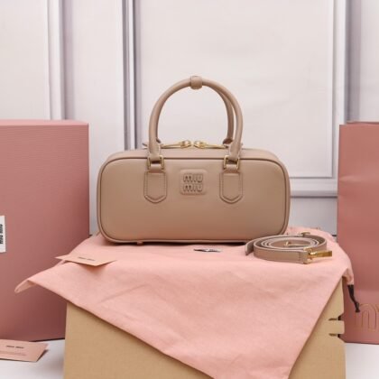 Bolso Arcadie de piel Miu Miu