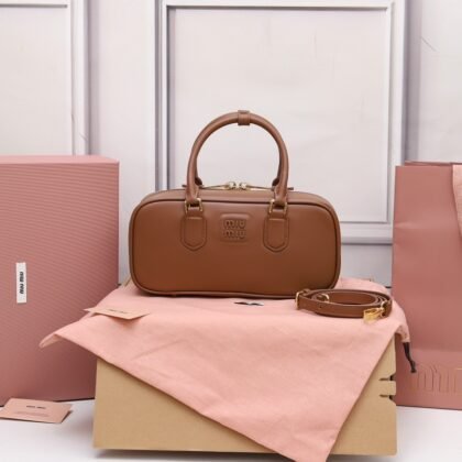 Bolso Arcadie de piel Miu Miu