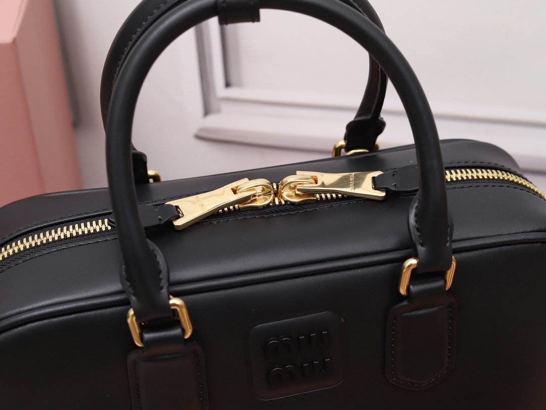 Bolso Arcadie de piel Miu Miu - Imagen 7