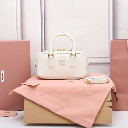 Bolso Arcadie de piel Miu Miu
