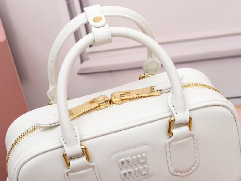 Bolso Arcadie de piel Miu Miu - Imagen 6