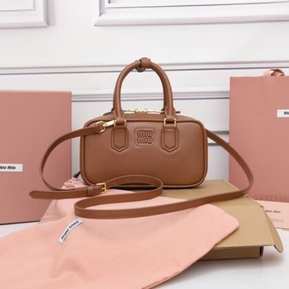 Minibolso Arcadie de piel Miu Miu