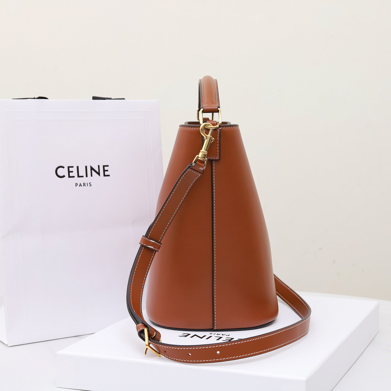 Bolso Cubo Mediano Louise Celine - Imagen 3