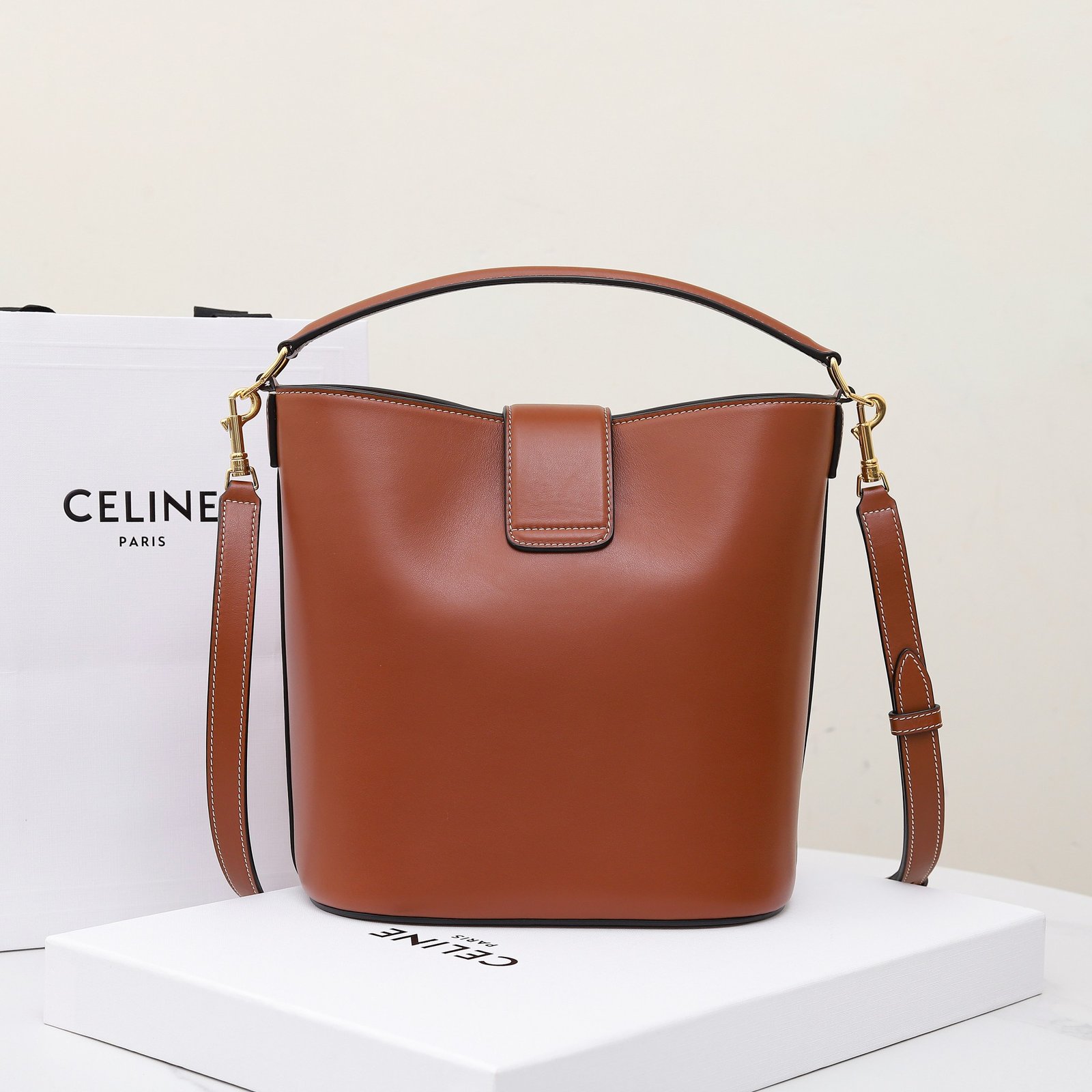 Bolso Cubo Mediano Louise Celine - Imagen 4