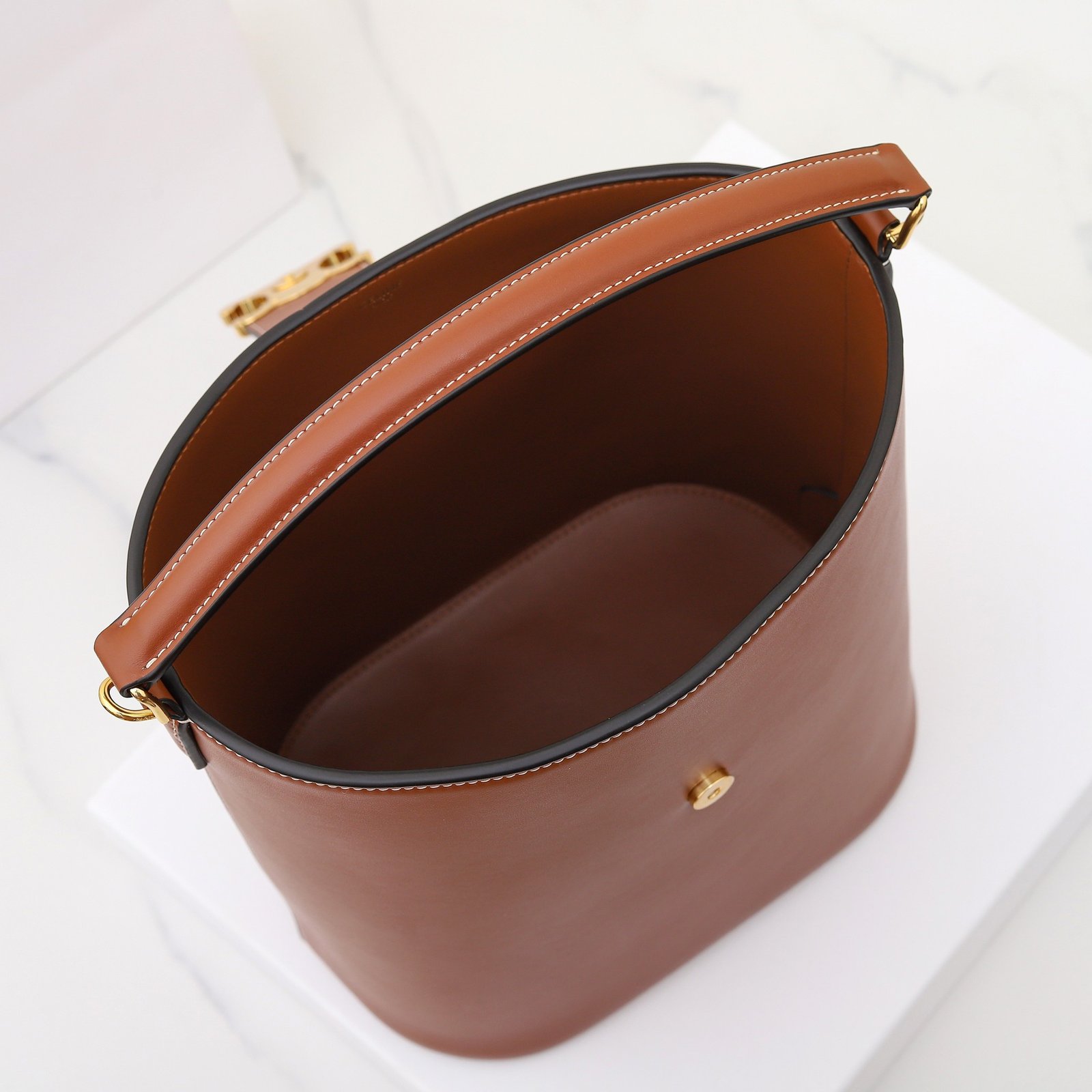 Bolso Cubo Mediano Louise Celine - Imagen 9