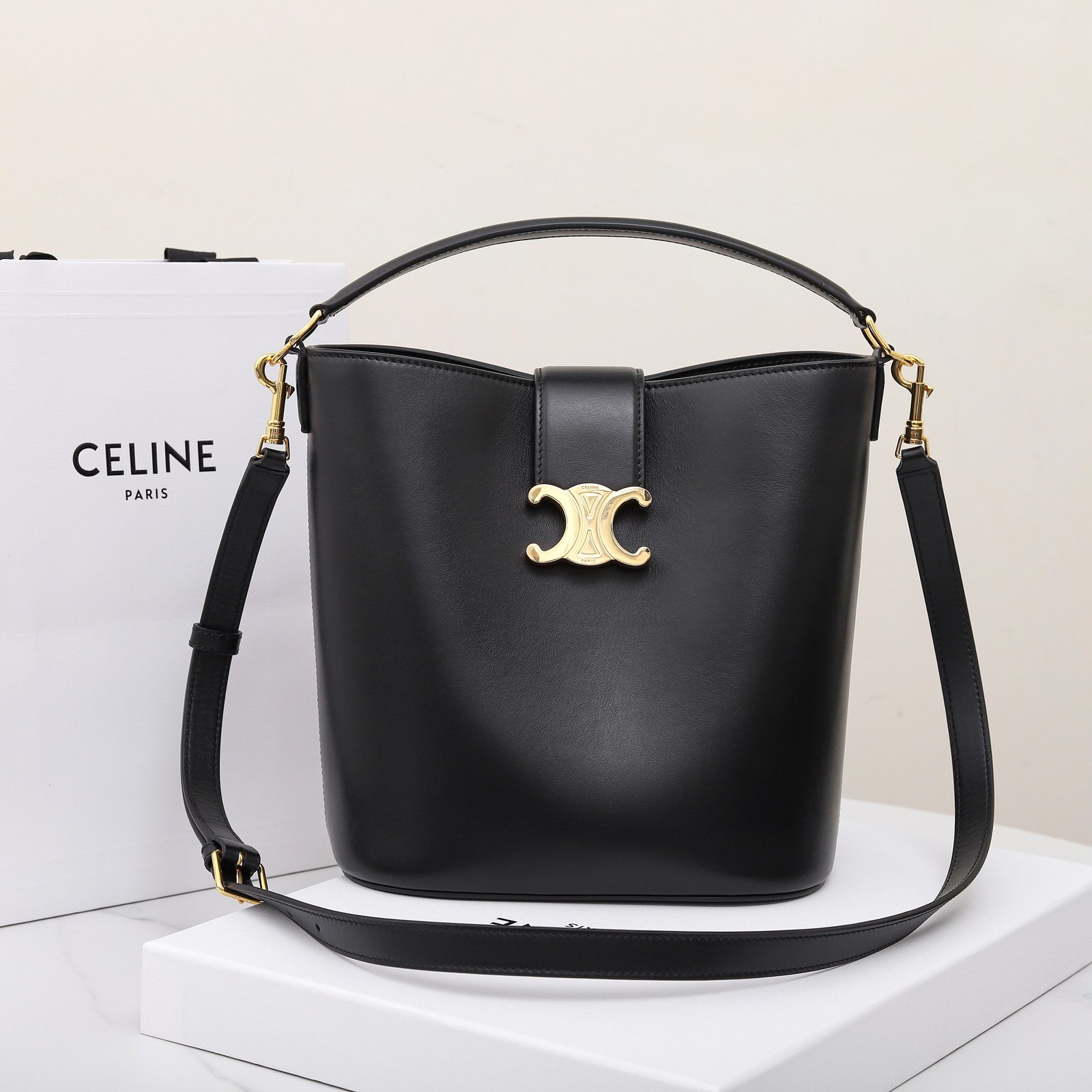 Bolso Cubo Mediano Louise Celine