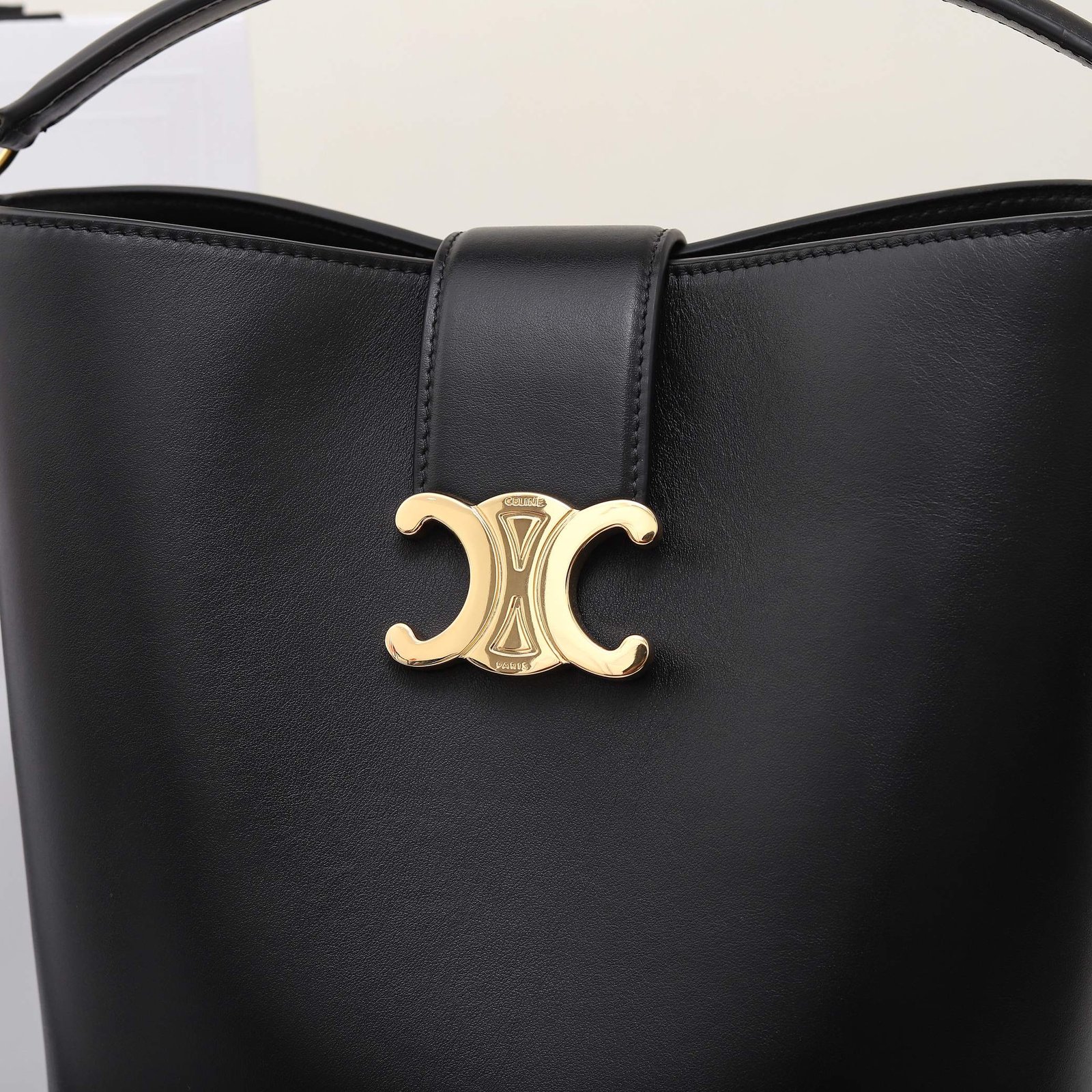 Bolso Cubo Mediano Louise Celine - Imagen 7