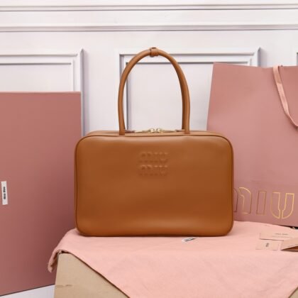 Bolso Beau de piel Miu Miu