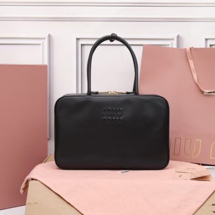 Bolso Beau de piel Miu Miu