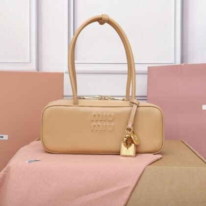 Bolso Beau de piel Miu Miu