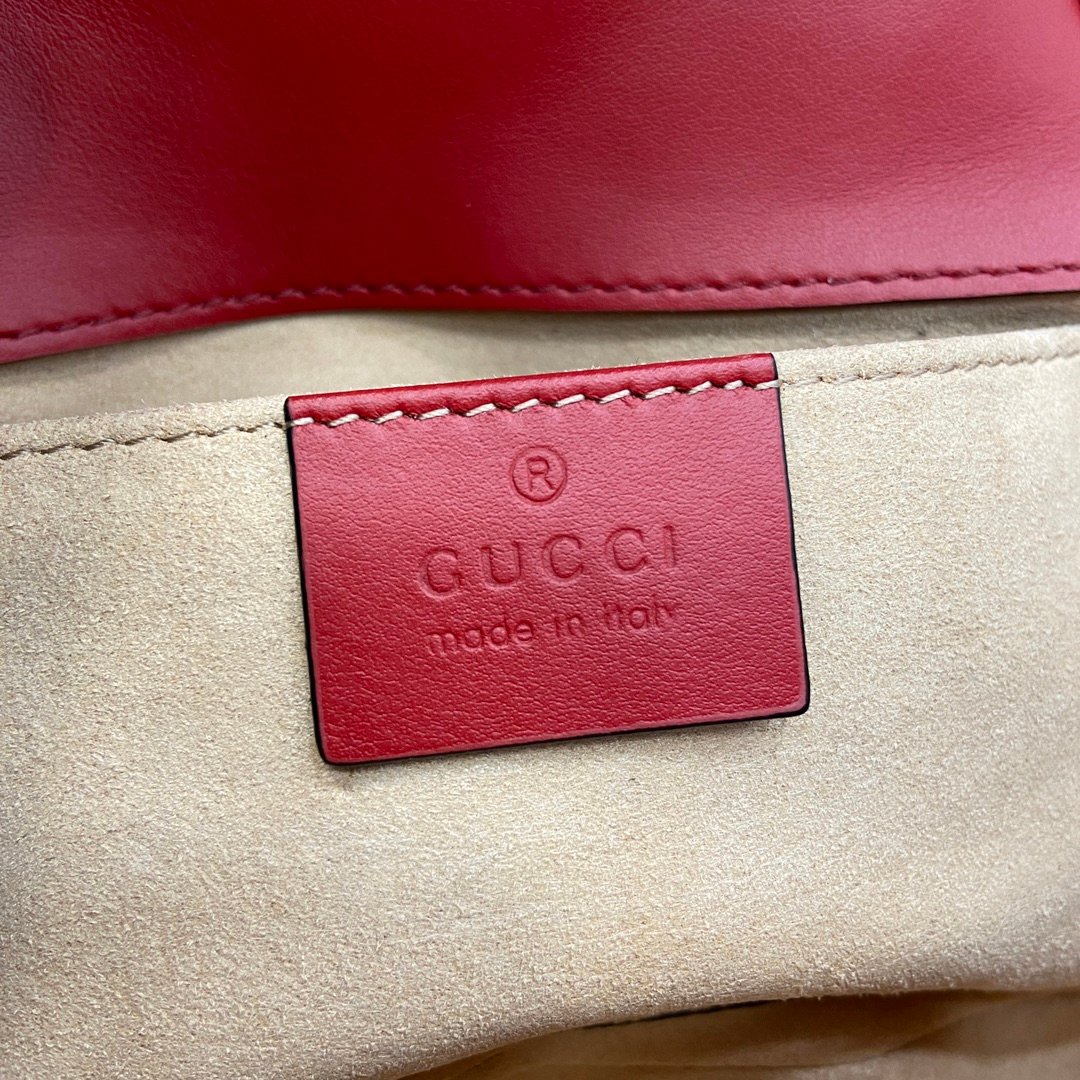 Bolso de hombro GG Marmont tamaño pequeño Gucci - Imagen 11