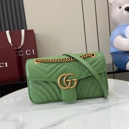 Bolso de hombro GG Marmont tamaño mediano Gucci