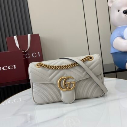 Bolso de hombro GG Marmont tamaño mediano Gucci