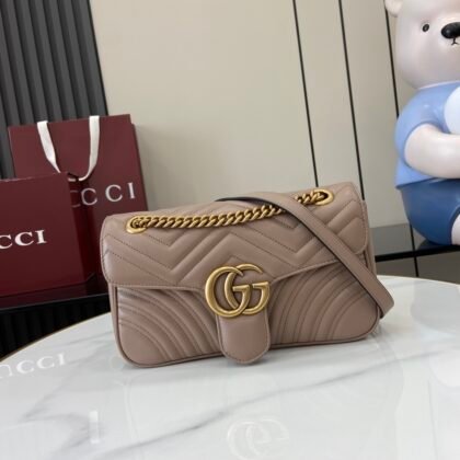 Bolso de hombro GG Marmont tamaño mediano Gucci