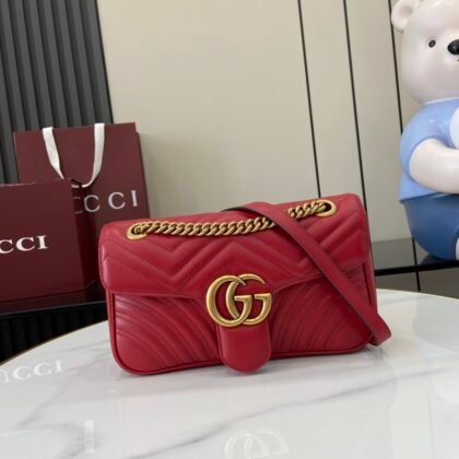 Bolso de hombro GG Marmont tamaño mediano Gucci