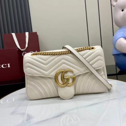Bolso de hombro GG Marmont tamaño grande Gucci