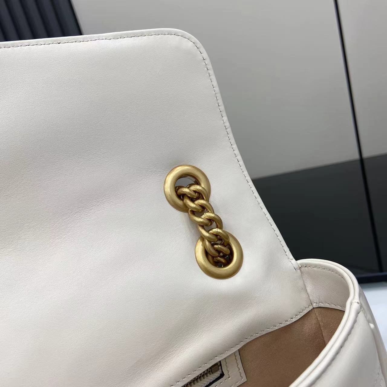 Bolso de hombro GG Marmont tamaño grande Gucci - Imagen 9