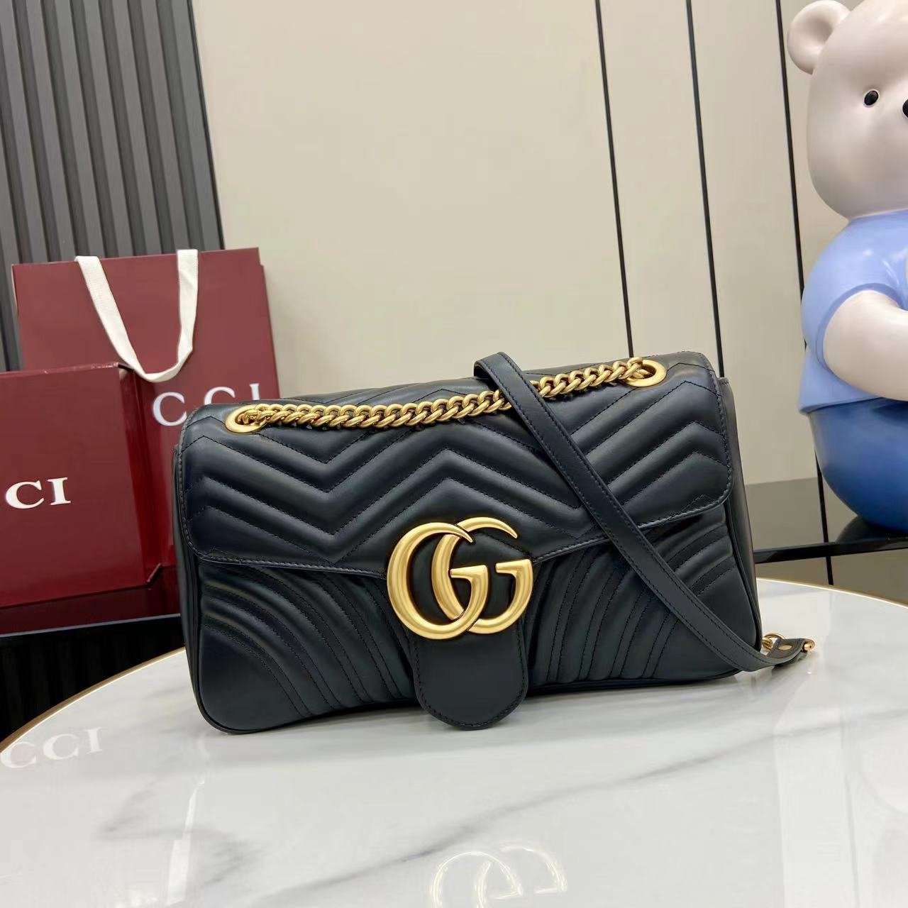 Bolso de hombro GG Marmont tamaño grande Gucci
