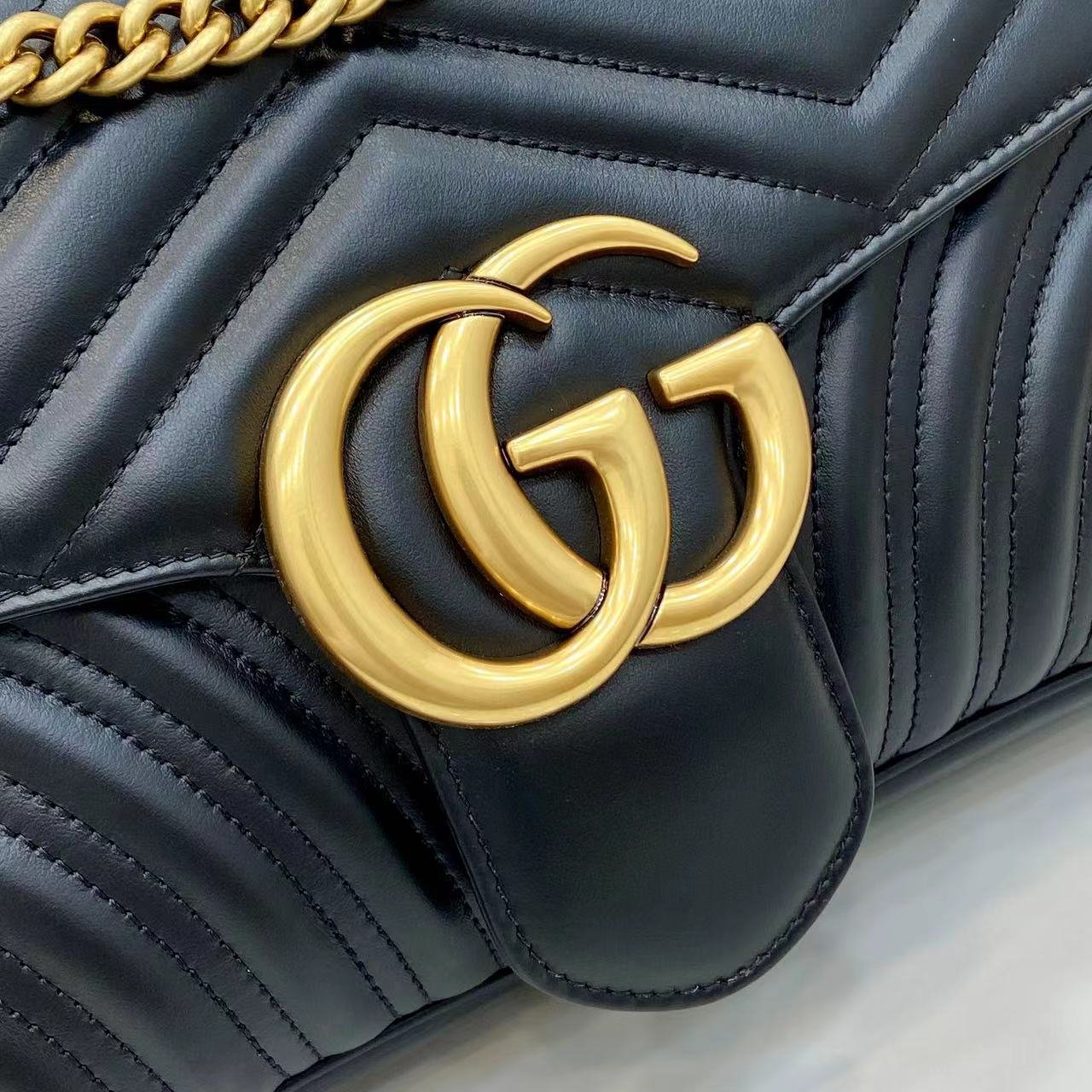 Bolso de hombro GG Marmont tamaño grande Gucci - Imagen 5