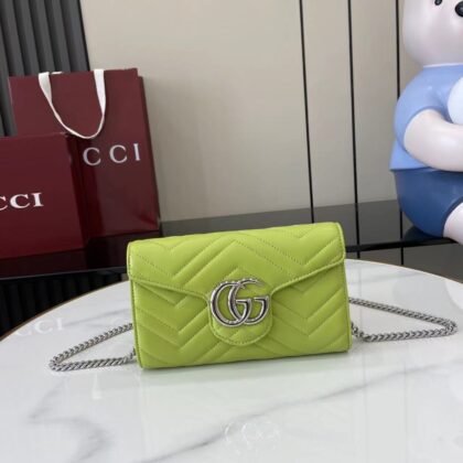 Cartera GG Marmont con cadena Gucci
