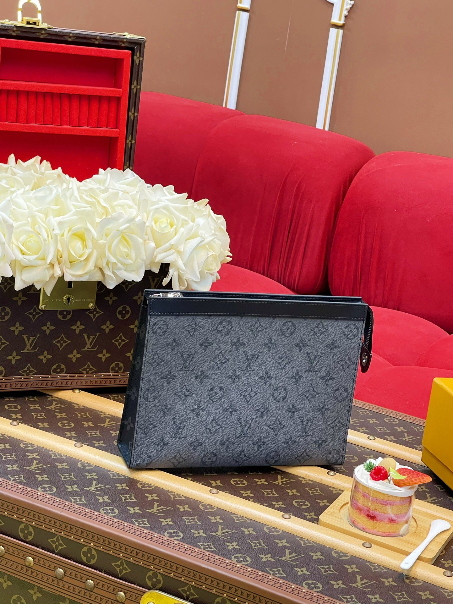 Cartera de mano Pochette Voyage MM Louis Vuitton