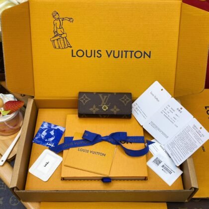 Funda para llaves con cuatro enganches Louis Vuitton