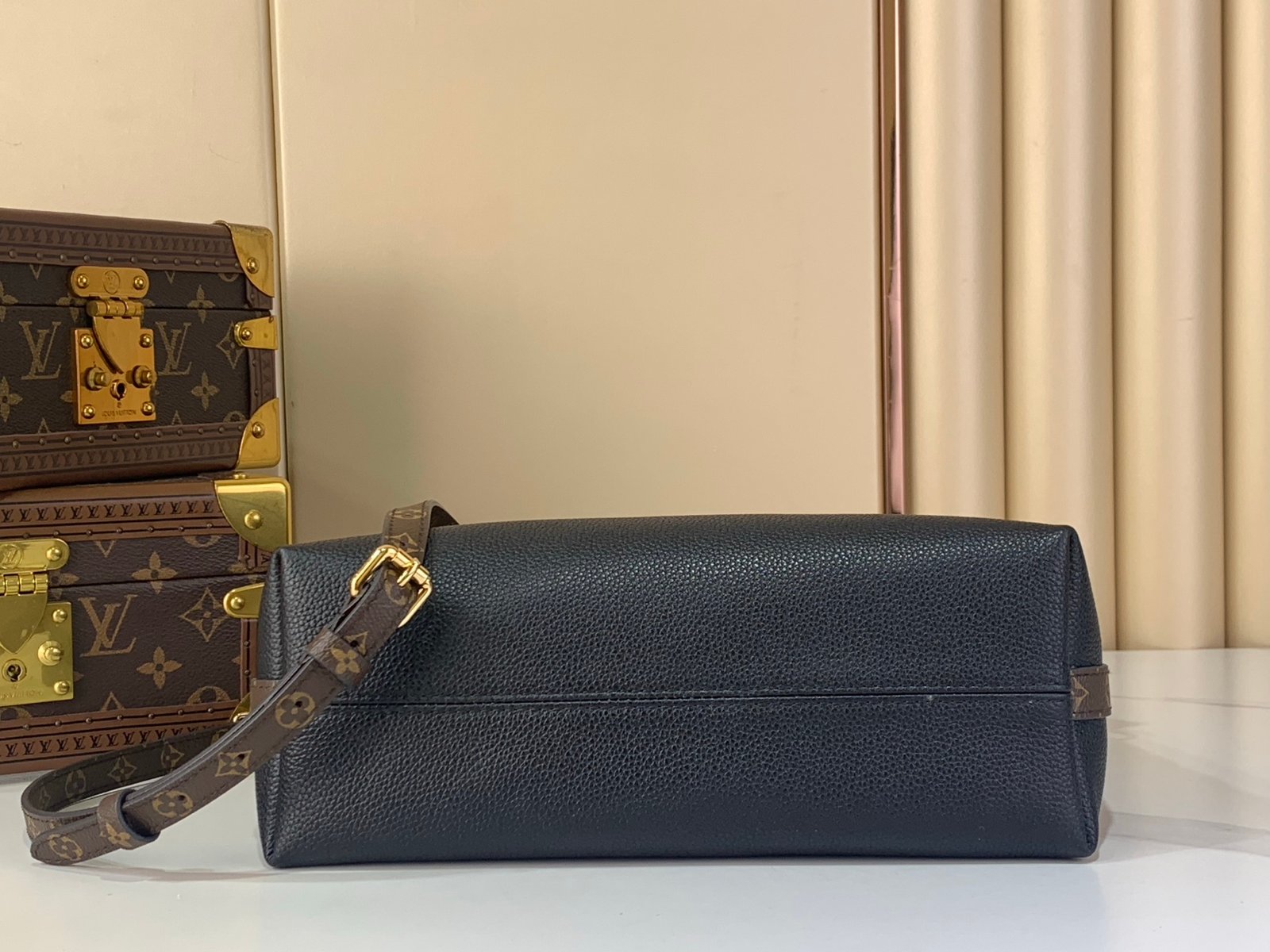 Bolso Multipass Louis Vuitton - Imagen 4