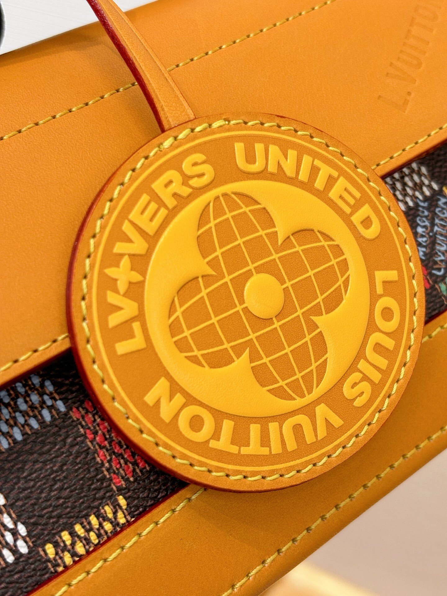 Cartera portátil Steamer East West Louis Vuitton - Imagen 5