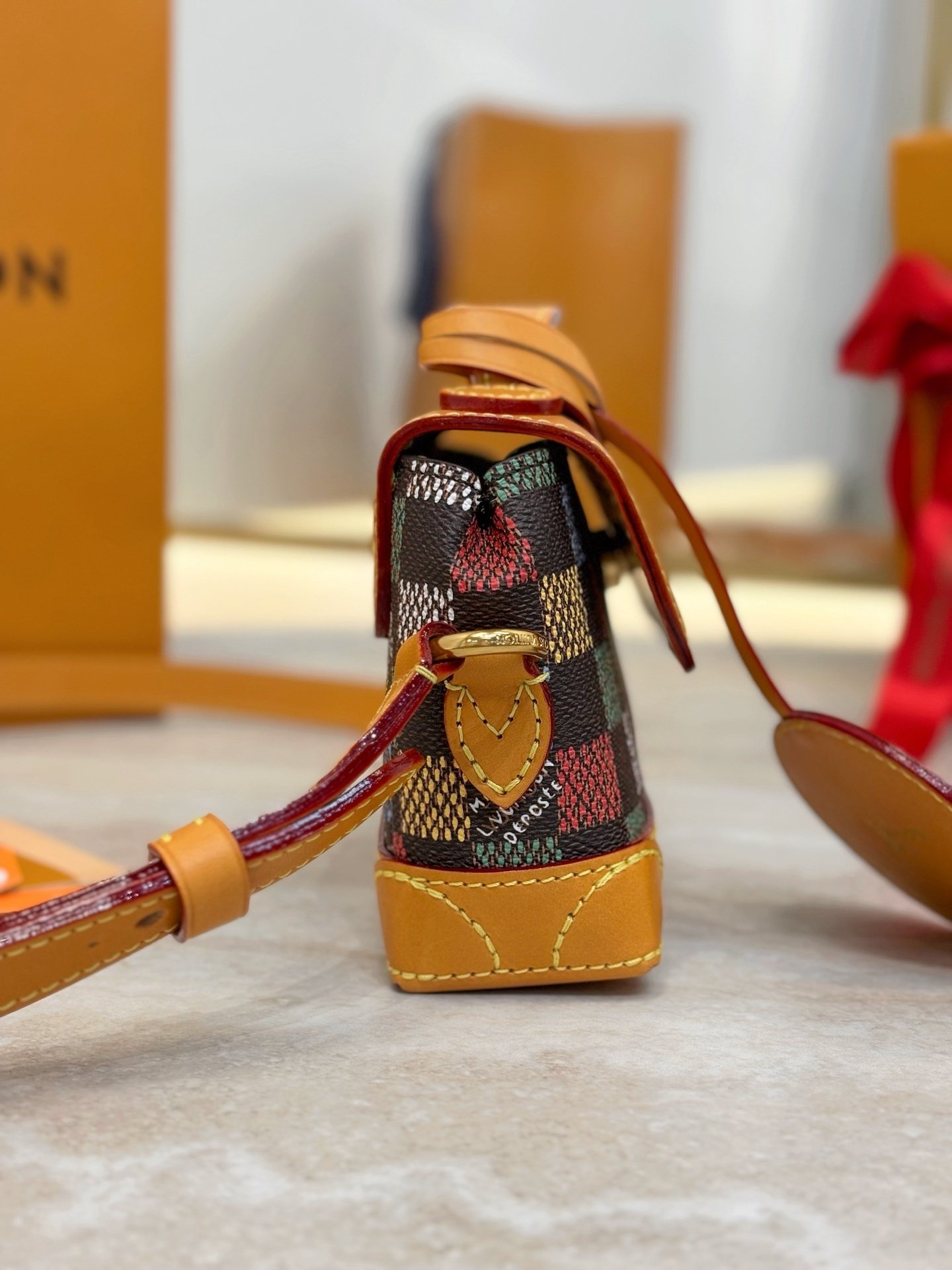 Cartera portátil Steamer East West Louis Vuitton - Imagen 2