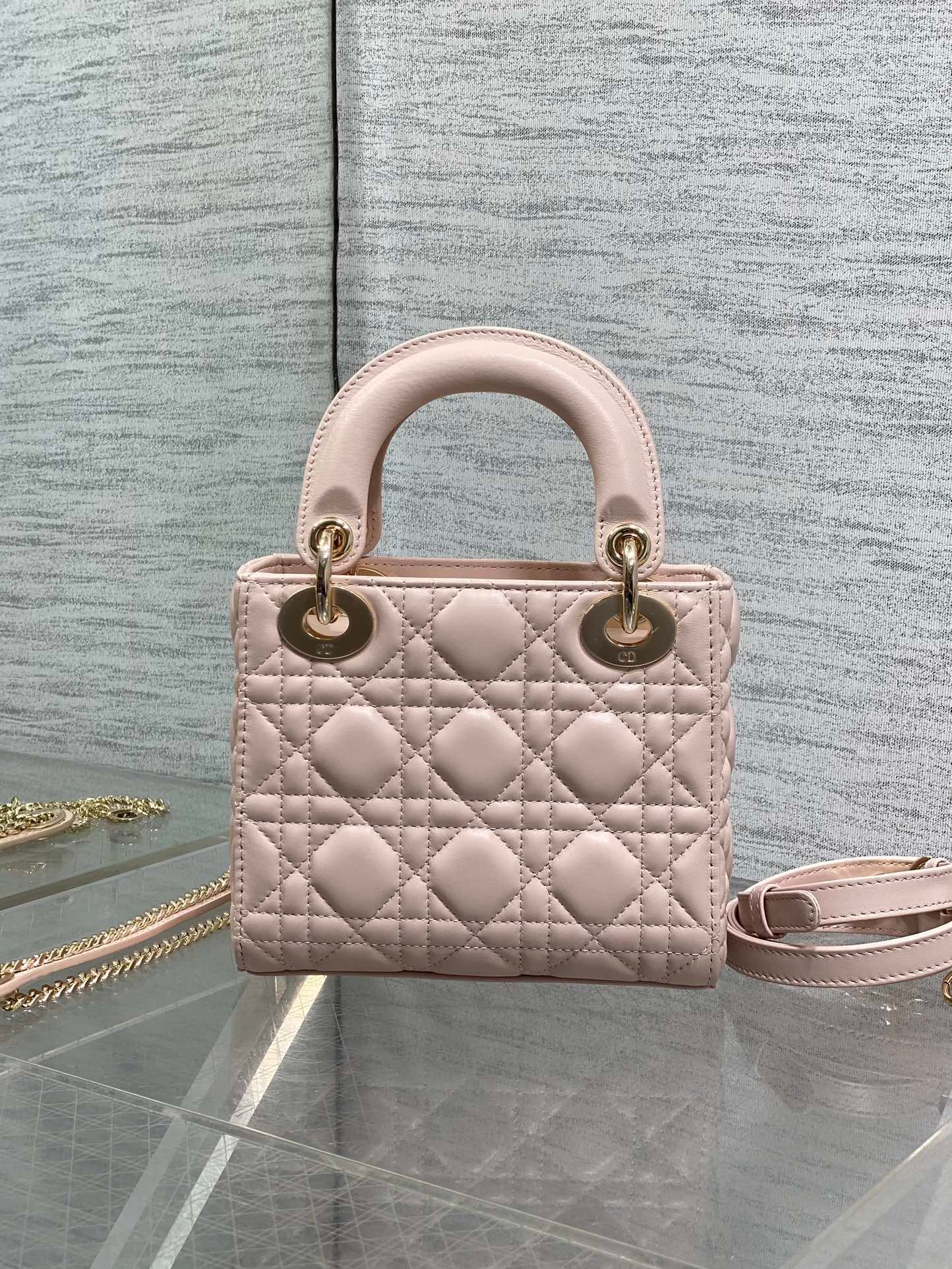 Bolso mini Lady Dior - Imagen 4