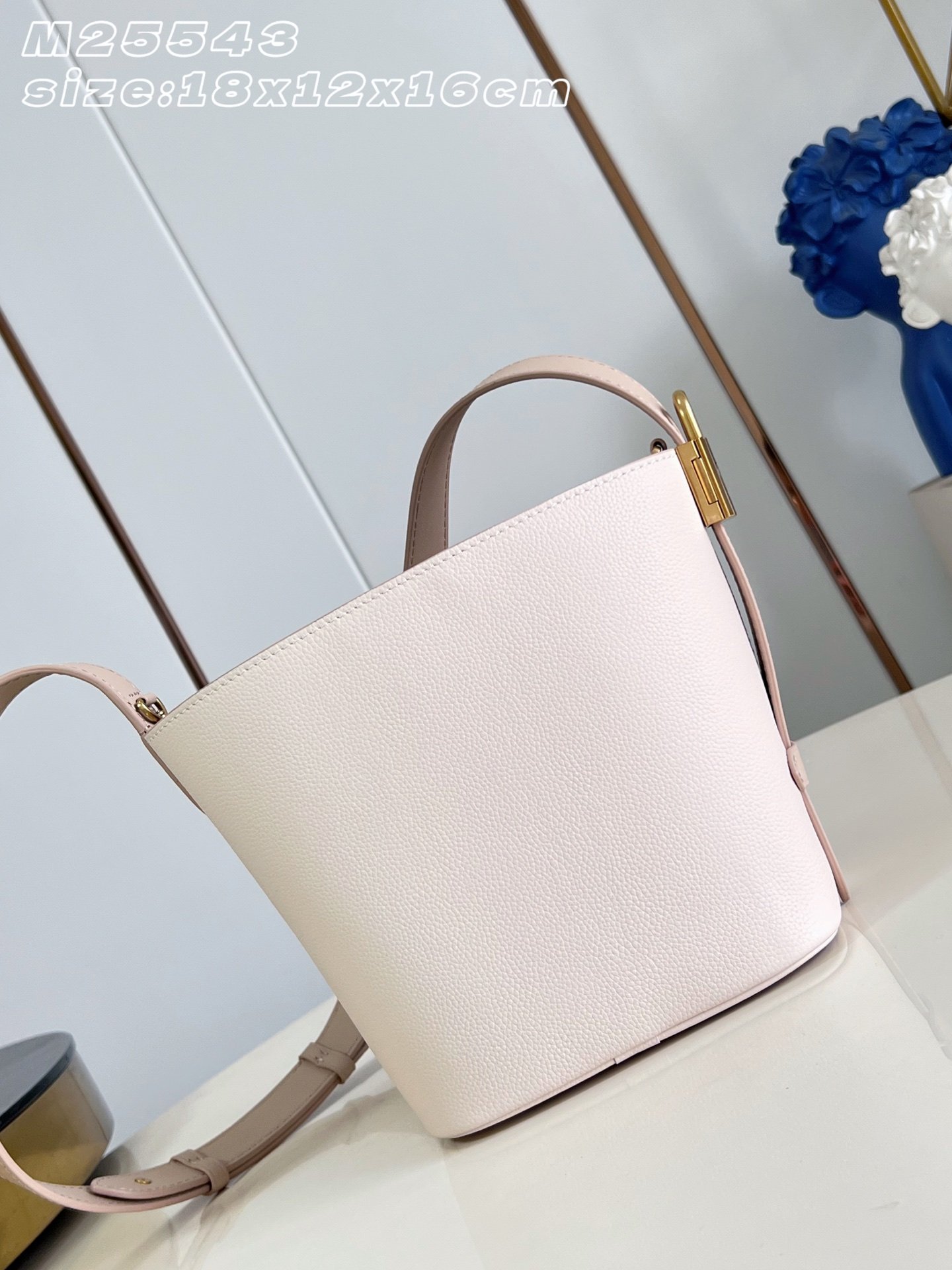 Bolso Low Key All In BB Louis Vuitton - Imagen 5