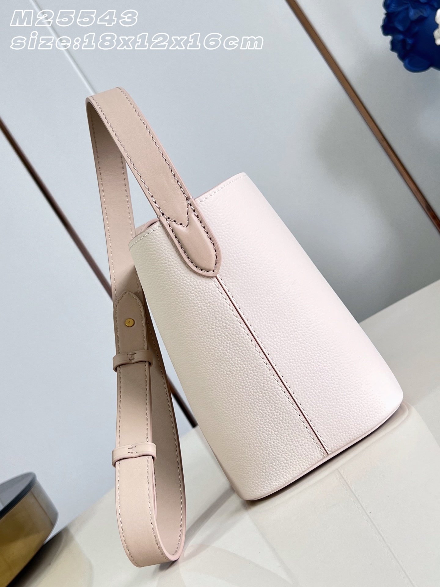 Bolso Low Key All In BB Louis Vuitton - Imagen 6